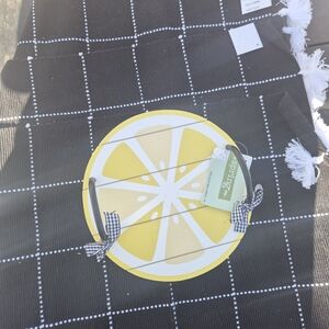 Yellow Lemon Slice Cutting Board